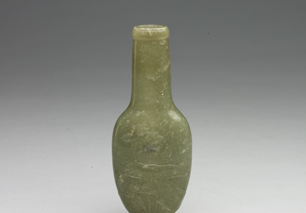 清 青玉荷花紋小瓶